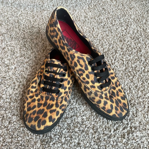 Vans‎ Authentic Lowpro Skate Shoe Leopard Size 6.5 Women’s - Picture 2 of 7